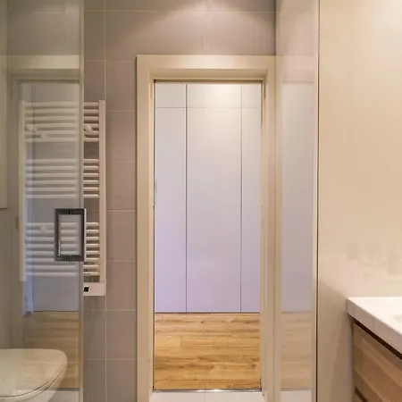 Grand H -f2, Face Vieux- Nice, Terrasse, Ascenseur, Climatisation, Terrace - Center Апартаменты Ницца