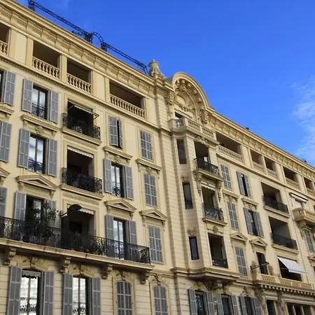 Grand H -f2, Face Vieux- Nice, Terrasse, Ascenseur, Climatisation, Terrace - Center Apartment