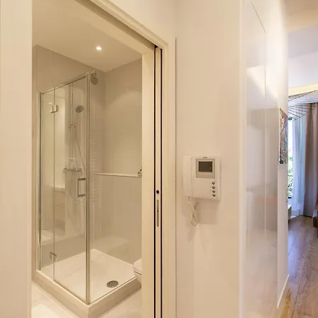 Grand H -f2, Face Vieux- Nice, Terrasse, Ascenseur, Climatisation, Terrace - Center Apartment Nice