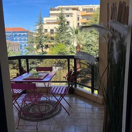 Grand H -f2, Face Vieux- Nice, Terrasse, Ascenseur, Climatisation, Terrace - Center Apartment