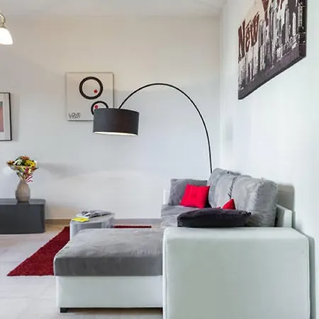 Grand H -f2, Face Vieux- Nice, Terrasse, Ascenseur, Climatisation, Terrace - Center Apartment *